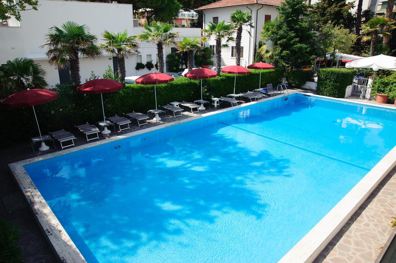 Hotel Nautic B&B Bellaria-Igea Marina Exterior photo